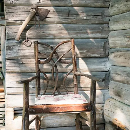 Old Silent Jaktstuga