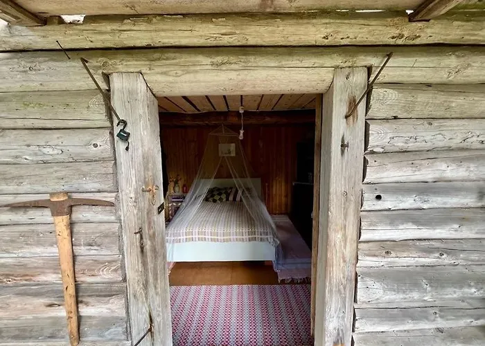 Lodge Old Silent Hara